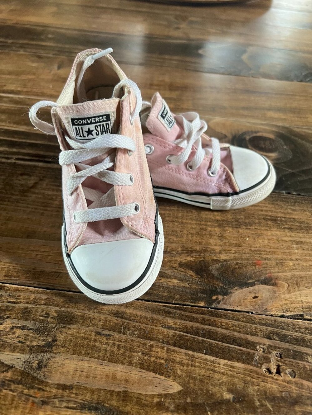 pink Girls size 9 converse